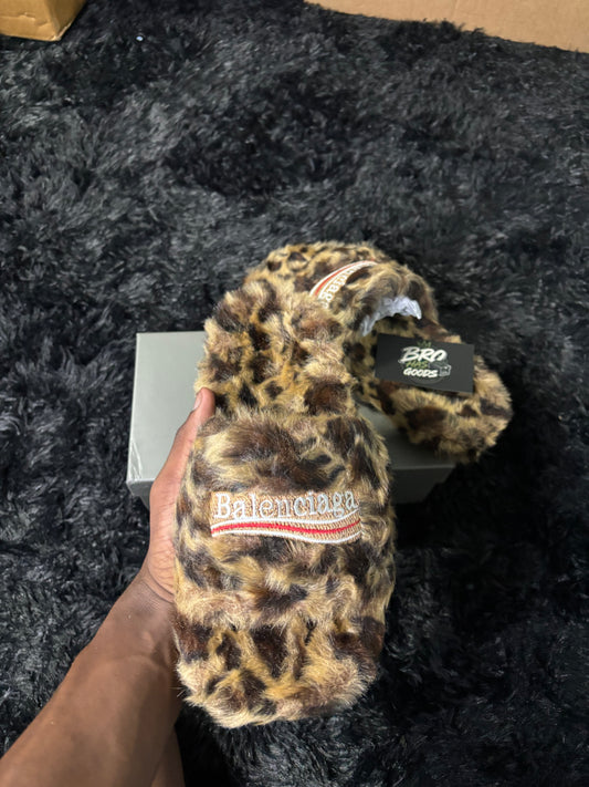 Balenci Slides