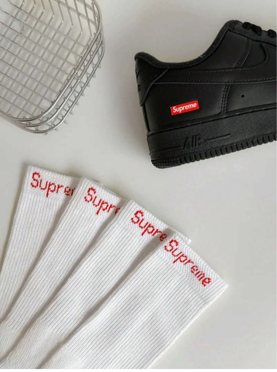 Supreme X hanes Socks (4 pairs)