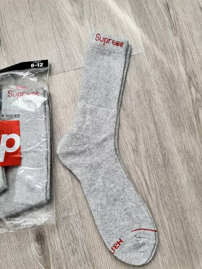 Supreme X hanes Socks (4 pairs)