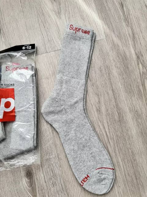 Supreme X hanes Socks (4 pairs)